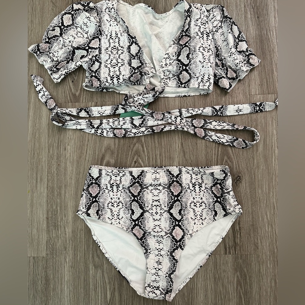 NWT| High Waisted 2 Pieces Snake Print Bikini Suit - Picture 5 of 10